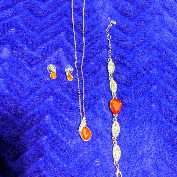 Jewelry set - Picture 1 of 5